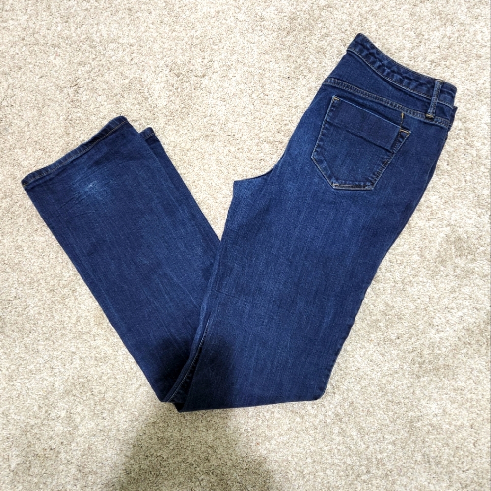 Mossimo Curvy Bootcut denim jeans. Dark blue. Size 8 regular.